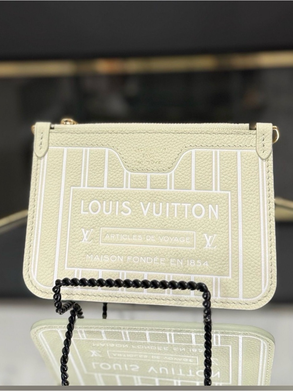 Louis Vuitton Articles de Voyage Cream Leather Pouch Wristlet | New w/COA